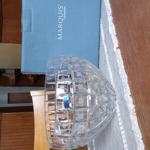 Marquis by Waterford Quadrata 10" Lead Crystal bowl